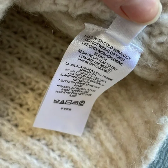 Urban Outfitters Cozy Alpaca Cable Knit Cropped Sweater - Picture 8 of 10